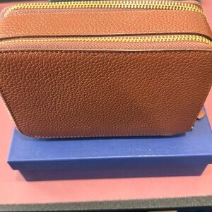 Like New Royce Crossbody Camera Bag